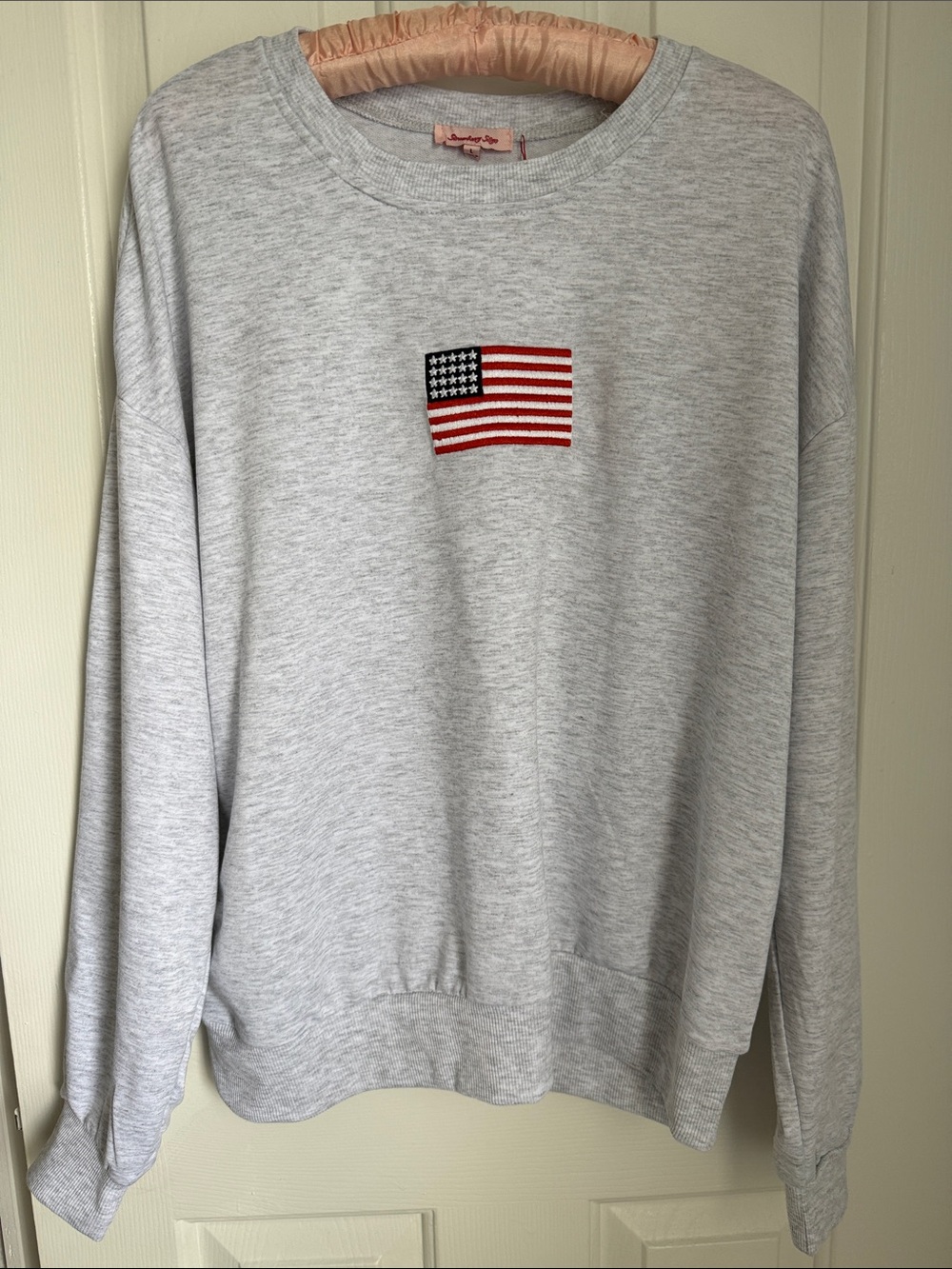 NWT 🇺🇸 Light Gray Crewneck Sweatshirt with American Flag Embroidery